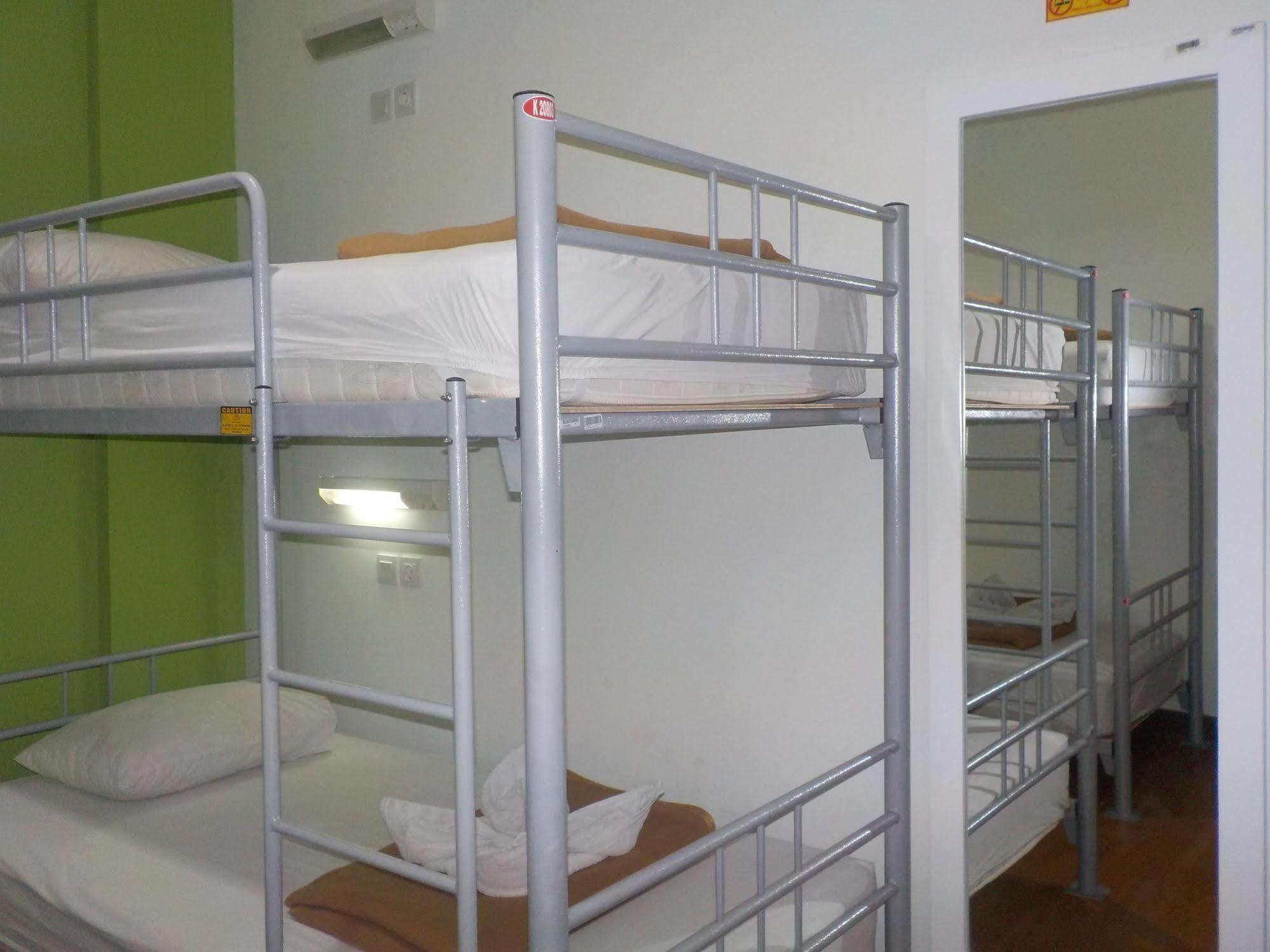 Cx Hostel Kuta Raya Zewnętrze zdjęcie